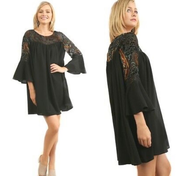 Umgee Dresses & Skirts - Umgee Bell Sleeve Tunic/Dress With A Floral Embroidered Velvet Yoke Dress 1XL